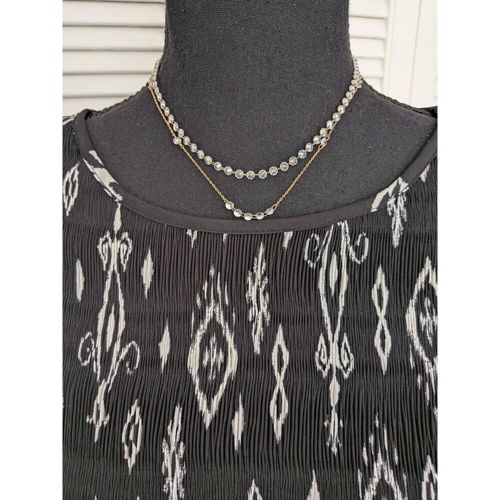 Floral & Ivy Boho Pleated Blouse Women's PL Black White Geo Print Slimming Top - Picture 2 of 13